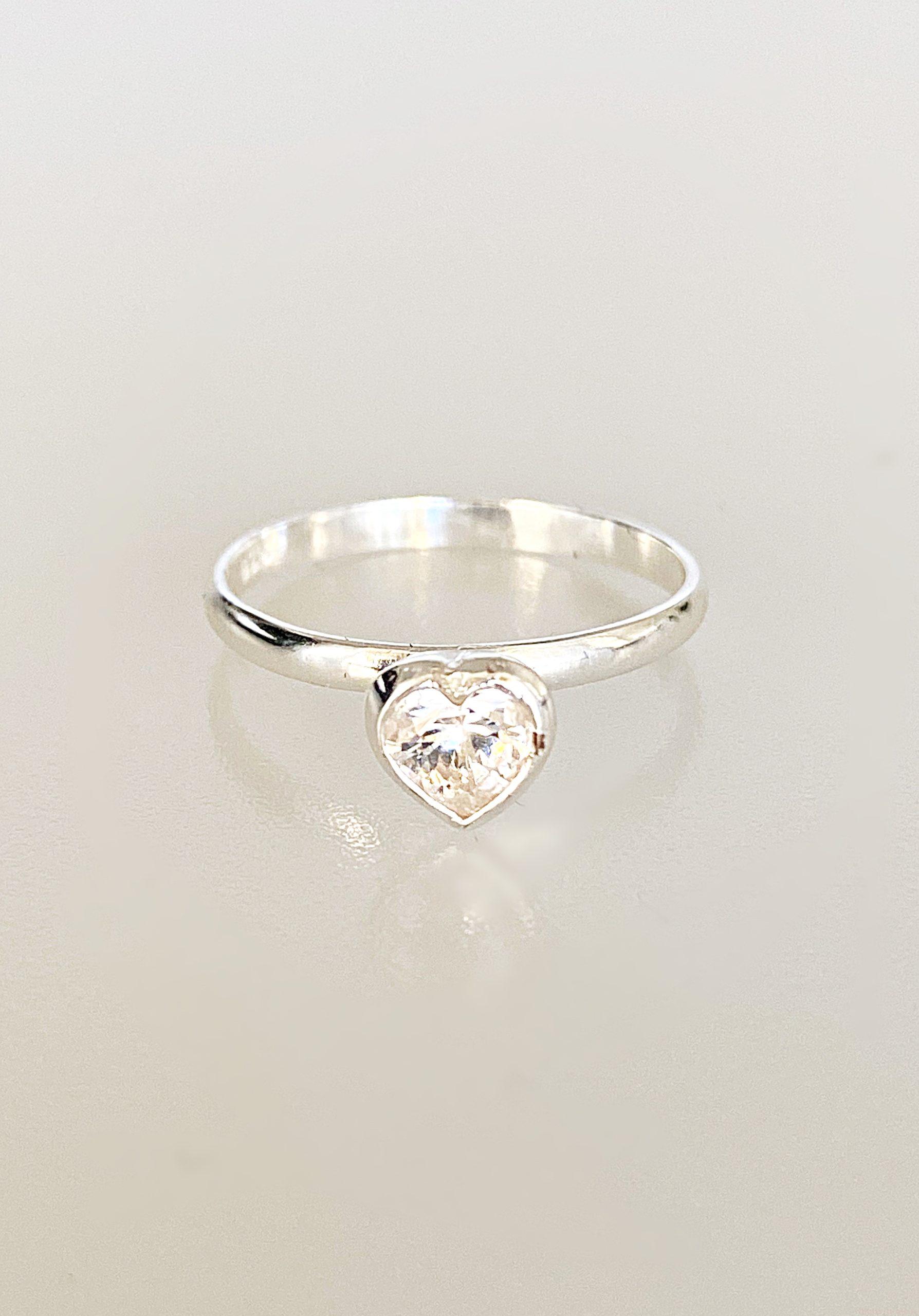 IMG_5054 Inel din Argint 925 marcat si Swarovski, model Inimioara, culoare Crystal, marime cristal 6 mm poza 1