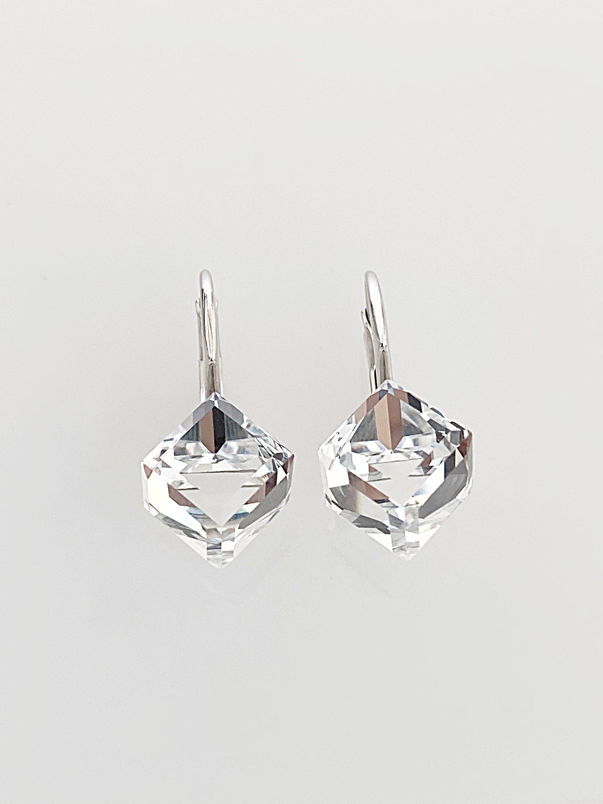 IMG_5177 Cercei din argint 925 rodiat, marcat, cu Swarovski, model Fancy Cub, culoare Crystal,