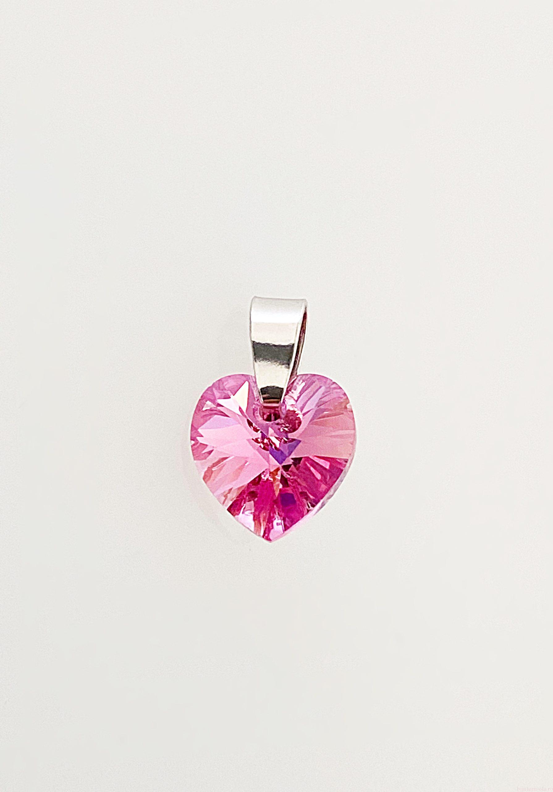 IMG_5205 Pandantiv cu Swarovski, model Inima, culoare Light Rose, dimensiune cristal 10 mm.